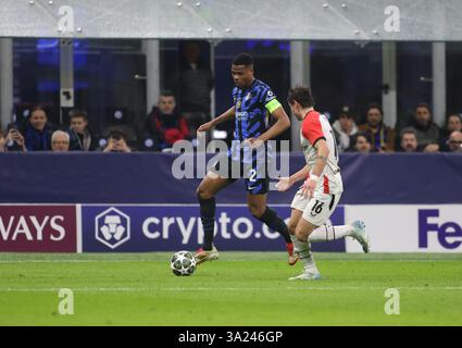 Mailand, Italien. März 2025. Denzel Dumfries von Inter FC während der UEFA Champions League 2024/25, Fußballspiel zwischen dem FC Inter und Feyenoord Rotterdam am 11. März 2025 im San Siro Stadion in Mailand. Quelle: Nderim Kaceli/Alamy Live News Stockfoto