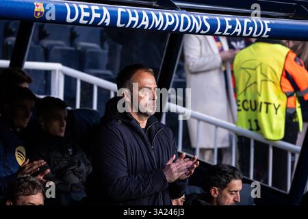 Barcelona, Spanien, Spanien. März 2025. Hansi FLICKTE Barcelona während des UEFA Champions League-Spiels zwischen FC Barcelona und SL Benfica am 11. März 2025 bei Estadi Olimpic Lluis Companys in Barcelona. (Kreditbild: © Matthieu Mirville/ZUMA Press Wire) NUR REDAKTIONELLE VERWENDUNG! Nicht für kommerzielle ZWECKE! Stockfoto