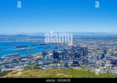 Blick vom Signal Hill auf das Stadtzentrum und den Hafenbereich, Kapstadt, Südafrika, Afrika Stockfoto