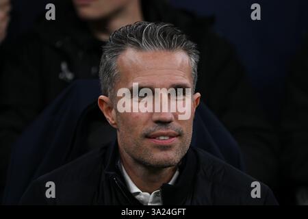 Robin Van Persie, Cheftrainer von Feyenoord Rotterdam, während des Achtelfinale-Zweitspielspiels der UEFA Champions League zwischen Inter FC Internazionale und Feyenoord Rotterdam am 10. März 2025 im Giuseppe Meazza San Siro Siro-Stadion in Mailand Stockfoto
