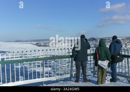 Halten Sie Ausschau über den St. Lawrence River, von Quebec nach Levis, Quebec Stockfoto