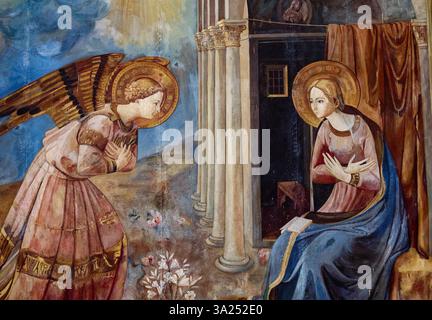 Acciaroli, ITALIEN - 10-30-2024: Gemälde (19. Jahrhundert) der Verkündigung an die Jungfrau Maria durch den Erzengel Gabriel. Stockfoto