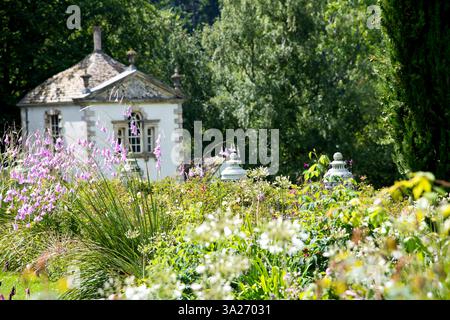 Großbritannien, Geschichte, Architektur, Wales Castle Collection, Befestigungsanlagen, Antiker, Gärten, Strände, Flüsse, Outdoor-Aktivitäten, ummauerte Gärten, Teiche, Brunnen. Stockfoto