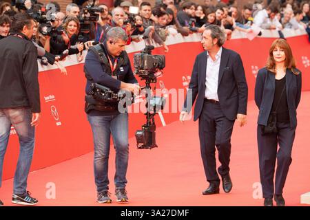 Paolo Sorrentino kommt auf dem roten Teppich während des 10. Filmfestivals in Rom am 18. Oktober 2015 an Stockfoto