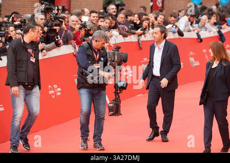 Paolo Sorrentino kommt auf dem roten Teppich während des 10. Filmfestivals in Rom am 18. Oktober 2015 an Stockfoto