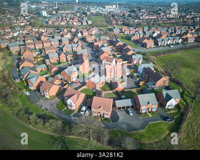 Luftaufnahme einer modernen Wohnsiedlung am Stadtrand Stockfoto