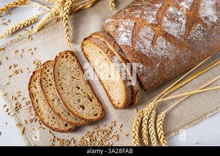 Köstliches gemischtes Roggenbrot, auch bekannt als Graubrot Stockfoto