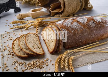 Köstliches gemischtes Roggenbrot, auch bekannt als Graubrot Stockfoto