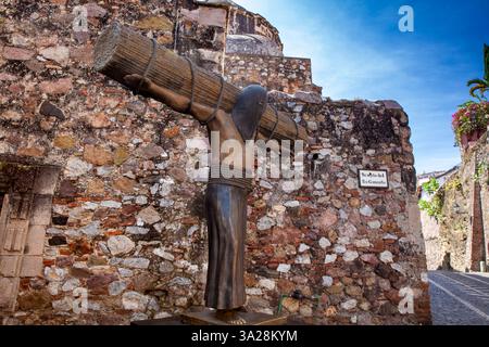 Taxco, Mexiko - 18. November 2024: Denkmal für die traditionellen Karwochenprozessionen in der wunderschönen magischen Stadt Taxco de Alarcon. Stockfoto