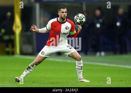 Mailand, Italien. März 2025. David Hancko von Feyenoord im Achtelfinale der UEFA Champions League 2024/25 im zweiten Leg-Spiel zwischen dem FC Internazionale und Feyenoord im Stadio Giuseppe Meazza (San Siro) am 11. März 2025 in Mailand. Quelle: Marco Canoniero/Alamy Live News Stockfoto
