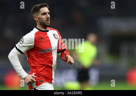 Mailand, Italien. März 2025. Luka Ivanusec von Feyenoord sieht beim Achtelfinale-Spiel der UEFA Champions League 2024/25 im zweiten Leg-Spiel zwischen dem FC Internazionale und Feyenoord am 11. März 2025 im Stadio Giuseppe Meazza (San Siro) in Mailand an. Quelle: Marco Canoniero/Alamy Live News Stockfoto