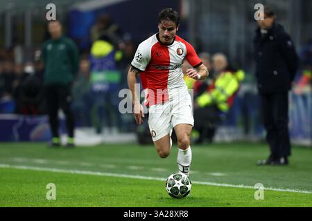 Mailand, Italien. März 2025. Hugo Bueno aus Feyenoord im Achtelfinale der UEFA Champions League 2024/25 im zweiten Leg-Spiel zwischen dem FC Internazionale und Feyenoord im Stadio Giuseppe Meazza (San Siro) am 11. März 2025 in Mailand. Quelle: Marco Canoniero/Alamy Live News Stockfoto