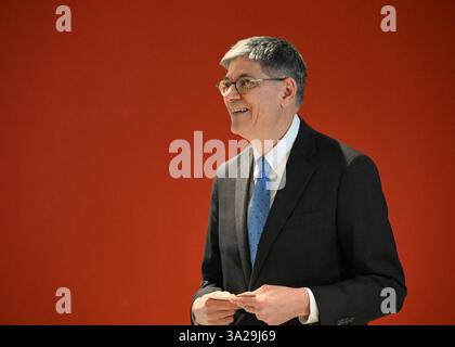 Jerusalem, Israel. 14. Januar 2025. U. Jack Lew, Botschafter in Israel, hält Abschiedsbemerkungen während der Eröffnung der Verlängerung der Kaduri-Botschaft am 14. Januar 2025 in Jerusalem, Israel. Foto: David Azagury/US State Department/Alamy Live News Stockfoto