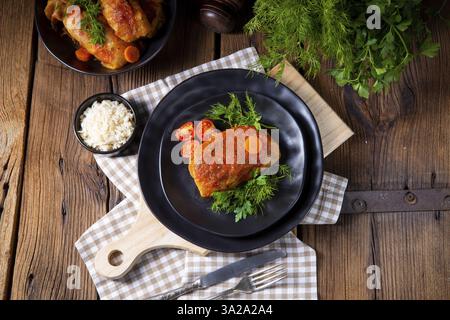 Kohl-Brötchen mit Reis und Hackfleisch nach Großmutters Rezept Stockfoto