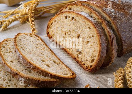 Köstliches gemischtes Roggenbrot, auch bekannt als Graubrot Stockfoto