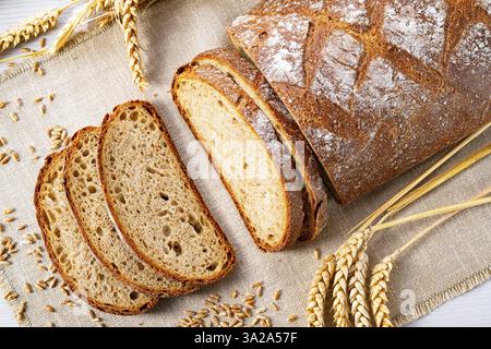 Köstliches gemischtes Roggenbrot, auch bekannt als Graubrot Stockfoto