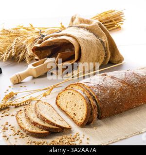 Köstliches gemischtes Roggenbrot, auch bekannt als Graubrot Stockfoto