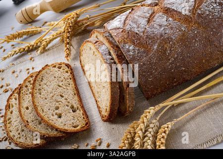 Köstliches gemischtes Roggenbrot, auch bekannt als Graubrot Stockfoto