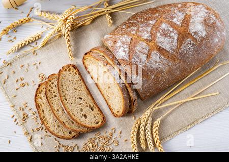 Köstliches gemischtes Roggenbrot, auch bekannt als Graubrot Stockfoto