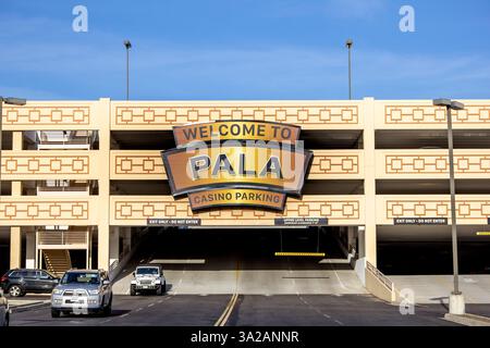 Pala, Kalifornien, Vereinigte Staaten - 15.05.2019:Blick auf den Eingang zum Parkhaus im Pala Casino Spa and Resort. Stockfoto