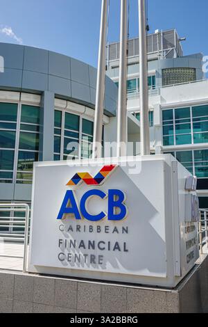 St. John's Antigua und Barbuda, High Street, ACB Caribbean Financial Center Investmentbank, Außenansicht, moderne Architektur, Firmenzentrale Stockfoto