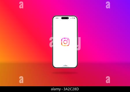 Antalya, Türkei – 3. März 2025: Instagram App-Logo auf dem Smartphone-Bildschirm des iPhone 16 Pro Stockfoto