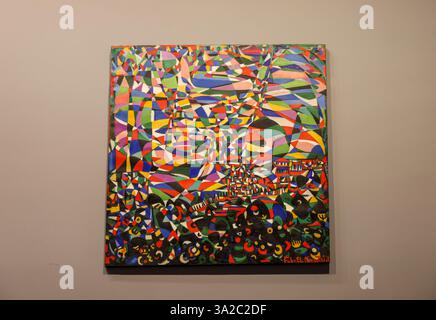 Venedig, Italien - 7. Mai 2024: Ausländer überall 60. Venedig Kunstbiennale in Venedig. Unbenannt von Fahrelnissa Zeid. Öl auf Leinwand Stockfoto