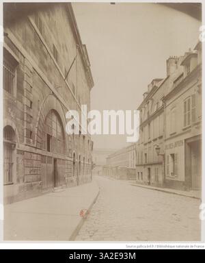 Dieses Foto von Eugène Atget zeigt das Sainte Pélagie-Gebäude, das im August 1898 evakuiert und 1899 abgerissen wurde. Im Hintergrund ist die Hôpital de la Pitié zu sehen. Stockfoto