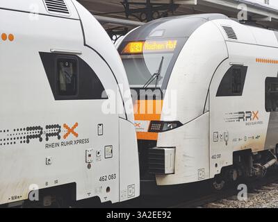 Rhein-Ruhr-Express, RRX, RE 4 nach Aachen Hauptbahnhof, Deutschland, Nordrhein-Westfalen, Ruhrgebiet, Witten Stockfoto
