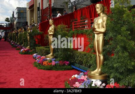 FEBRUAR 2004 - HOLLYWOOD, KALIFORNIEN, USA - K35802FB. ÜBERBLICK ÜBER DIE 76. JÄHRLICHEN ACADEMY AWARDS. IM KODAK THEATER, HOLLYWOOD, KALIFORNIEN, 29.02.2004. FITZROY BARRETT/ 2004.(Bild: © Globe Photos/ZUMAPRESS.com) Stockfoto