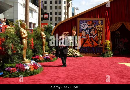 FEBRUAR 2004 - HOLLYWOOD, KALIFORNIEN, USA - K35802FB. ÜBERBLICK ÜBER DIE 76. JÄHRLICHEN ACADEMY AWARDS. IM KODAK THEATER, HOLLYWOOD, KALIFORNIEN, 29.02.2004. FITZROY BARRETT/ 2004.(Bild: © Globe Photos/ZUMAPRESS.com) Stockfoto