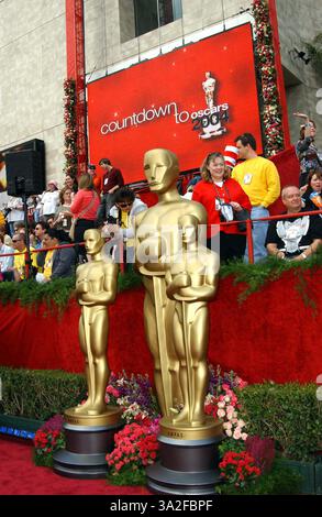 FEBRUAR 2004 - HOLLYWOOD, KALIFORNIEN, USA - K35802FB. ÜBERBLICK ÜBER DIE 76. JÄHRLICHEN ACADEMY AWARDS. IM KODAK THEATER, HOLLYWOOD, KALIFORNIEN, 29.02.2004. FITZROY BARRETT/ 2004.(Bild: © Globe Photos/ZUMAPRESS.com) Stockfoto