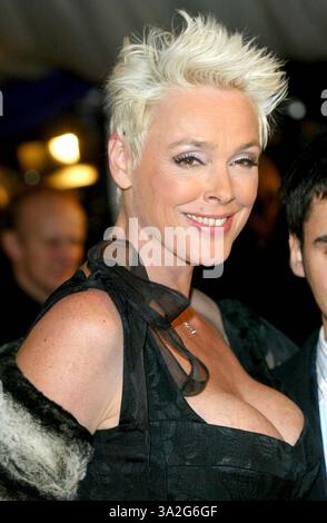 Dezember 2004 - London, Großbritannien - 001130.BRIGITTE NIELSEN. THE BRITISH COMEDY AWARDS 2004.-LONDON STUDIOS, LONDON..19.2004. MARK CHILTON- LINKUK- 2004.K40952(Bild: © Globe Photos/ZUMAPRESS.com) Stockfoto