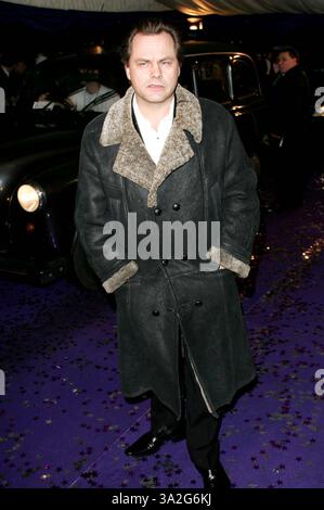 Dezember 2004 - London, Großbritannien - 001130.JACK DEE. THE BRITISH COMEDY AWARDS 2004.-LONDON STUDIOS, LONDON..19.2004. MARK CHILTON- LINKUK- 2004.K40952(Bild: © Globe Photos/ZUMAPRESS.com) Stockfoto