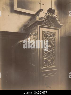 Dieses Foto von Eugène Atget aus dem Jahr 1912 zeigt die Kirche Saint-Etienne-du-Mont und betont die architektonischen Besonderheiten und die religiöse Atmosphäre im Inneren. Stockfoto