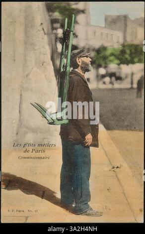 Eugène Atgets Foto zeigt einen Kommissionär, einen Portier oder Portier, der vor einem Pariser Gebäude steht. Das Bild zeigt die Rolle solcher Arbeiter bei der Verwaltung öffentlicher und privater Räume in der Stadt. Stockfoto