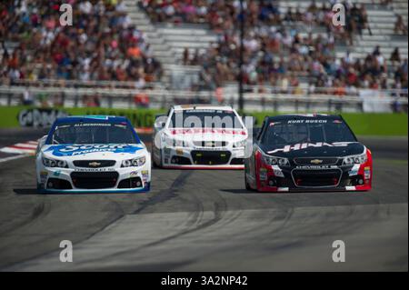 August 2014 - Watkins Glen, New York, USA S - 10. August 2014: Fahrer der Sprint Cup Series AJ Allmendinger (47) übertrifft während des Cheez-IT 355 im Watkins Glen International, Watkins Glen, NY, den Sprint Cup Series Fahrer Kurt Busch (41). Obligatorischer Kredit: Kostas Lymperopoulos /CSM (Kredit Bild: © Kostas Lymperopoulos/Cal Sport Media/ZUMAPRESS.com) Stockfoto