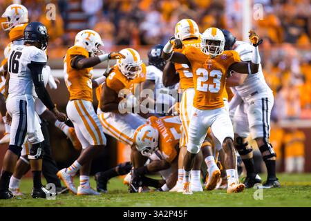 31. August 2014 – Knoxville, Tennessee, USA – 31. August 2014: Cameron Sutton #23 der Tennessee Volunteers feiert während des NCAA Football-Spiels zwischen den University of Tennessee Volunteers und den Utah State Aggies im Neyland Stadium in Knoxville, TN(Foto: © Fotograf:Tim Gangloff/Cal Sport Media/ZUMAPRESS.com) Stockfoto
