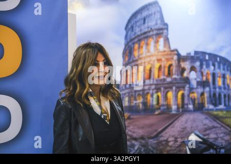 Neapel, Italien. März 2025. Der stellvertretende Minister für auswärtige Angelegenheiten und internationale Zusammenarbeit, Edmondo Cirielli, und die Tourismusministerin Daniela Santanche bei der Einweihung der 28. Ausgabe der BMT (Mittelmeer-Tourismusbörse) in der Mostra d'Oltremare in Neapel, 13. März 2025. Quelle: Live Media Publishing Group/Alamy Live News Stockfoto