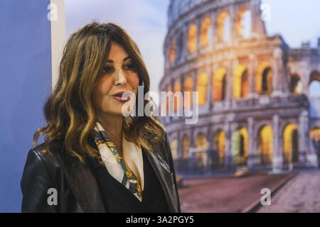 Neapel, Italien. März 2025. Der stellvertretende Minister für auswärtige Angelegenheiten und internationale Zusammenarbeit, Edmondo Cirielli, und die Tourismusministerin Daniela Santanche bei der Einweihung der 28. Ausgabe der BMT (Mittelmeer-Tourismusbörse) in der Mostra d'Oltremare in Neapel, 13. März 2025. Quelle: Live Media Publishing Group/Alamy Live News Stockfoto