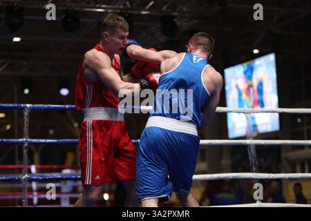 ODESSA, UKRAINE - 10. März 2025: Ukrainischer Boxcup unter Männern und Frauen. Eröffnungszeremonie des Wettbewerbs, des Konzerts, der Preise, der Trainer, der Richter, Par Stockfoto