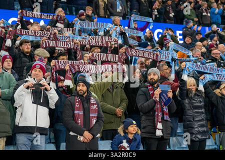 Birmingham, Großbritannien. März 2025. Aston Villa FC Fans vor dem Aston Villa FC gegen Club Brugge KV UEFA Champions League Achtelfinale, 2. Leg Spiel in Villa Park, Birmingham, England, Großbritannien am 12. März 2025 Credit: Alex Young/Every Second Media Credit: Every Second Media/Alamy Live News Stockfoto