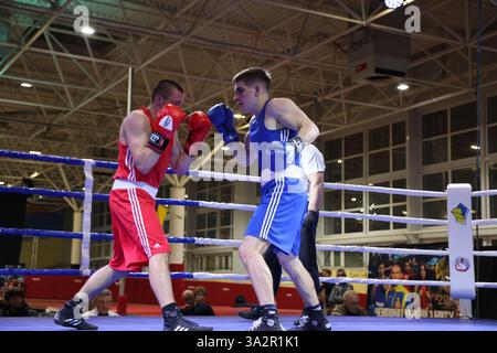ODESSA, UKRAINE - 10. März 2025: Ukrainischer Boxcup unter Männern und Frauen. Eröffnungszeremonie des Wettbewerbs, des Konzerts, der Preise, der Trainer, der Richter, Par Stockfoto