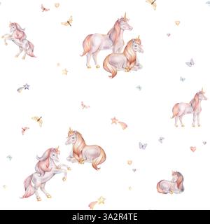 Nahtloses Aquarellmuster mit Einhörnern und mehrfarbigen Schmetterlingen. Handgezeichnete Illustrationen des Hintergrunds für Kinderzimmer Tapeten, Baby Dekor Stockfoto