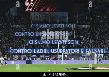 Rom, Italien. März 2025. Anhänger von ss Lazio während des Achtelfinale-Spiels der UEFA 2024/25 zwischen SS Lazio und Viktoria Plzen im Stadio Olimpico am 13. März 2025 in Rom, Italien - Credit: Nicola Ianuale/Alamy Live News Stockfoto