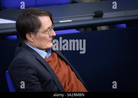 Berlin, Plenarsitzung im Bundestag Karl Lauterbach Bundesminister für Gesundheit, SPD während der Sitzung des Deutschen Bundestags am 13.03.2025 in Berlin. Berlin Bundestag Berlin Deutschland *** Berlin, Plenarsitzung im Bundestag Karl Lauterbach Bundesgesundheitsminister, SPD während der Sitzung des Deutschen Bundestages am 13 03 2025 in Berlin Berlin Bundestag Berlin Deutschland Stockfoto
