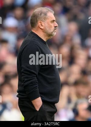 London, Großbritannien. März 2025. Tottenham Hotspur Stadium London, England - 9. März 2025: Tottenham Hotspur Manager Ange Postecoglou während des Premier League 2024/25 League Spiels zwischen Tottenham Hotspur FC und AFC Bournemouth am 9. März 2025 in London. (David Horton/SPP) Credit: SPP Sport Press Photo. /Alamy Live News Stockfoto