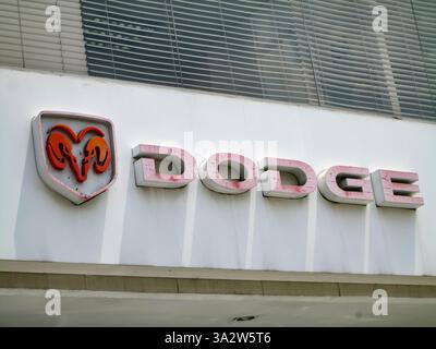 Verkauf von Fahrzeugen ausweichen. Redaktionelle, Redaktionelle Ilustrative. Caracas, Venezuela 13. März 2025. Stockfoto