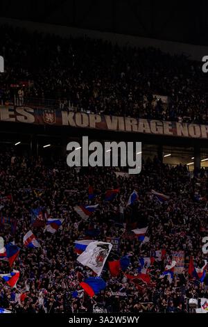 Lyon, Frankreich. März 2025. Lyon, Frankreich Unterstützer von Lyon während des Spiels der UEFA Europa League zwischen Olympique Lyonnais und Fotbal Club FCSB im Groupama-Stadion in Lyon, Frankreich. (Pauline FIGUET/SPP) Credit: SPP Sport Press Photo. /Alamy Live News Stockfoto