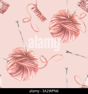 Nahtloses Strickmuster. Rosafarbene Garnknäuel. Strickstoff mit Stricknadeln, Garn. Aquarellmalerei. Handgefertigtes Produkt Stockfoto